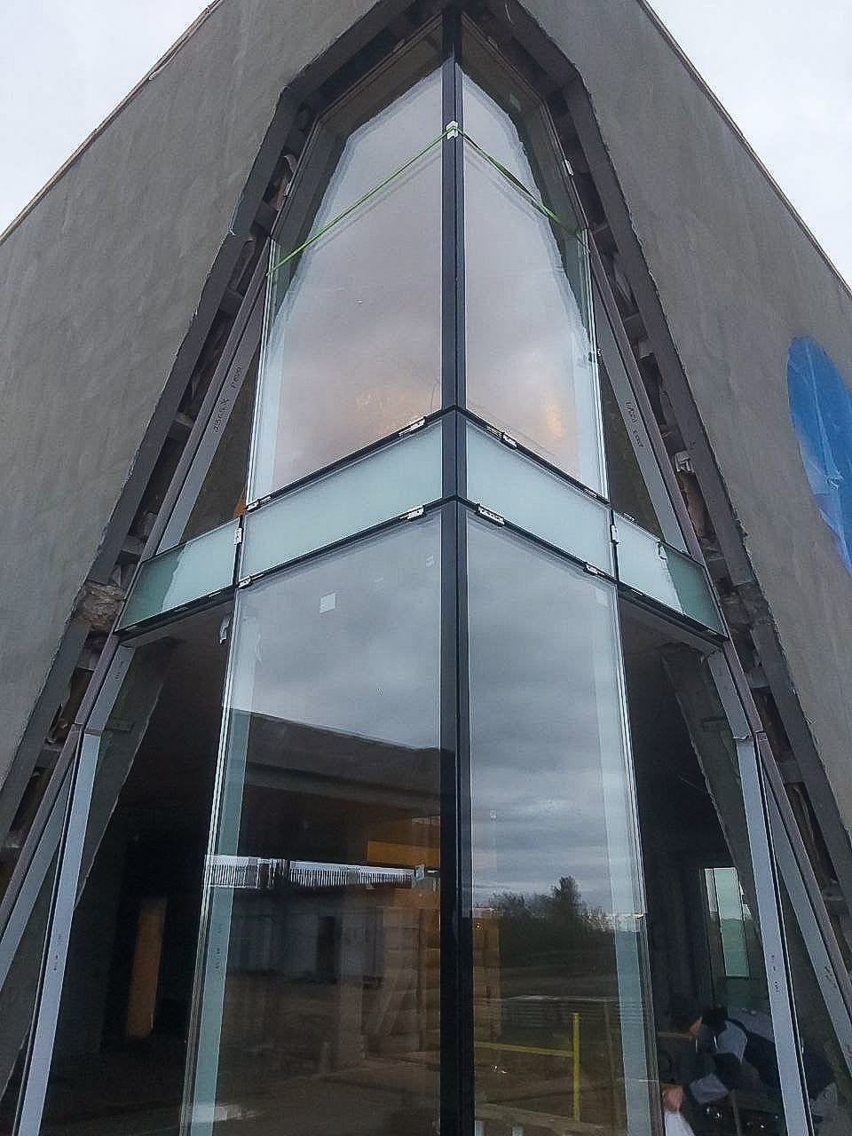 Основное изображение