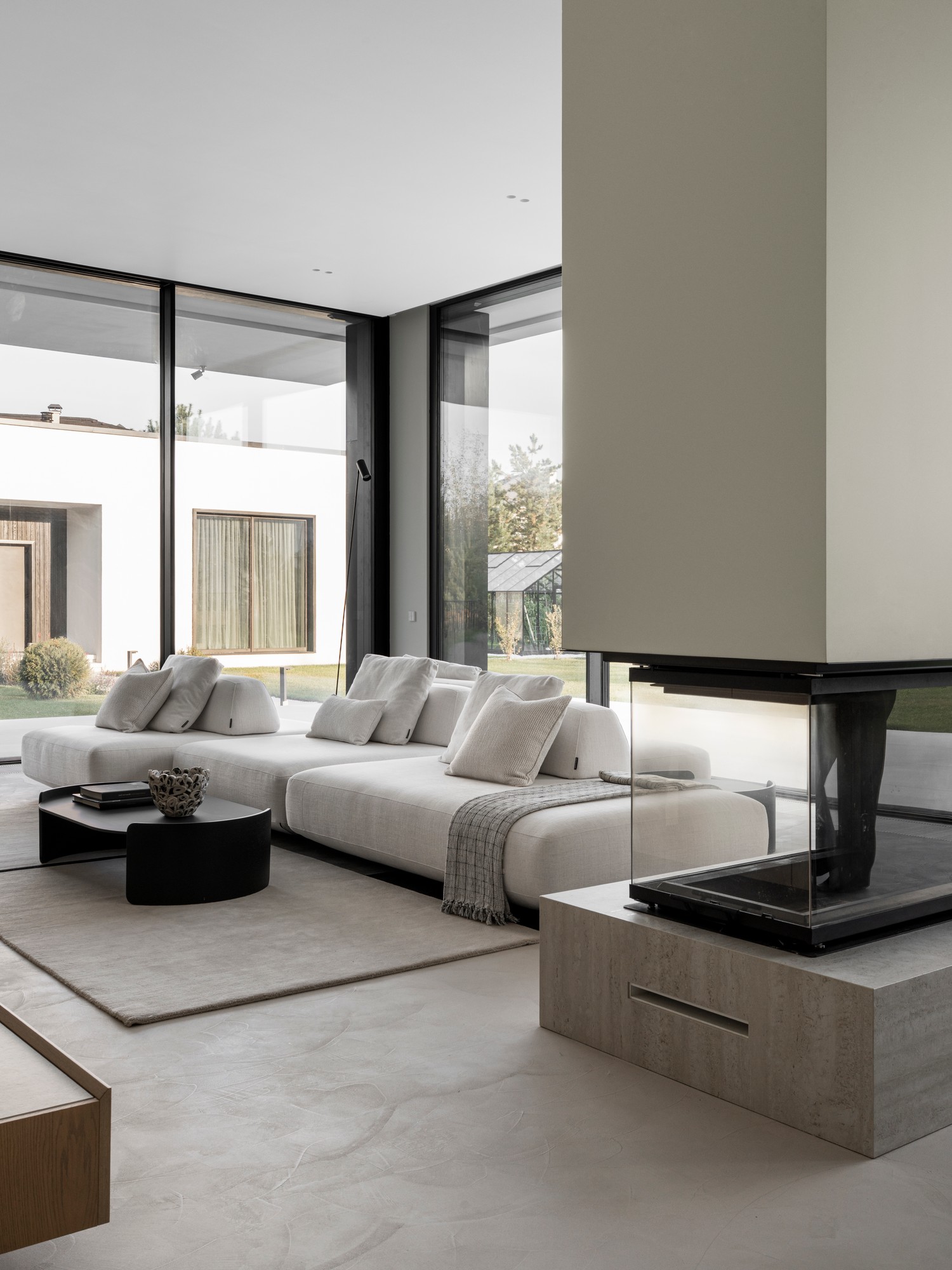 Миниатюра №33