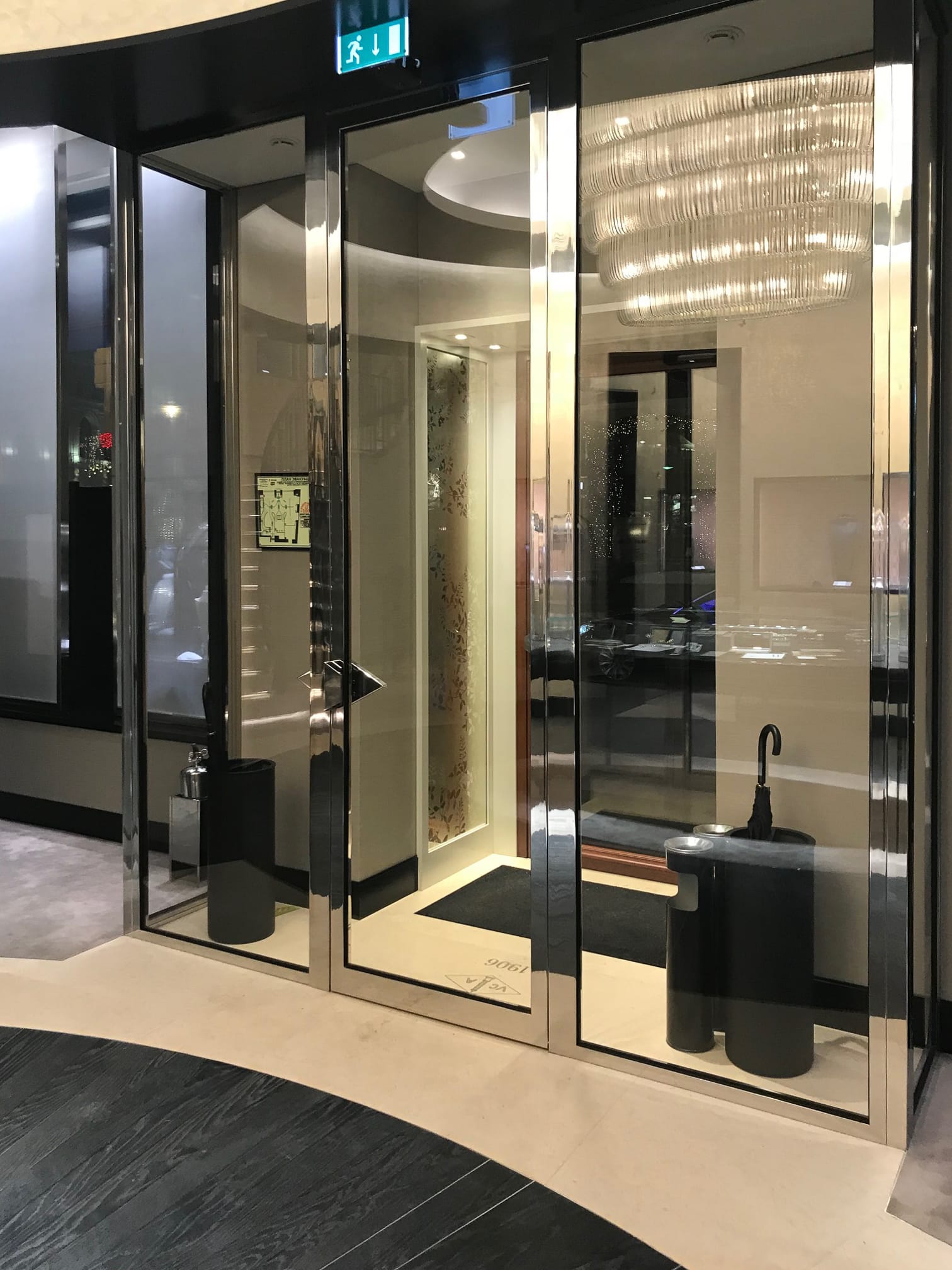 Миниатюра №9