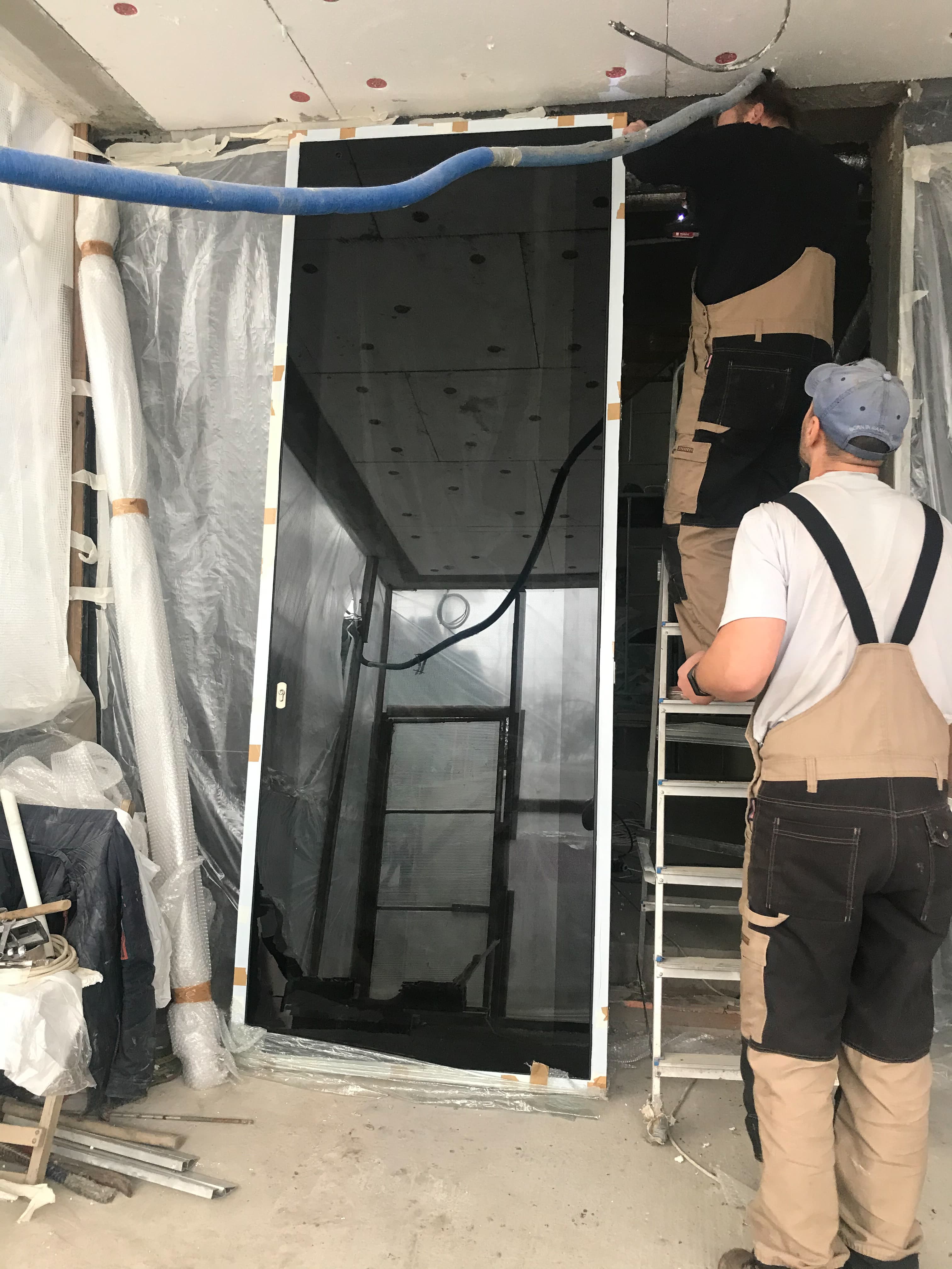 Распашные двери в Раздорах